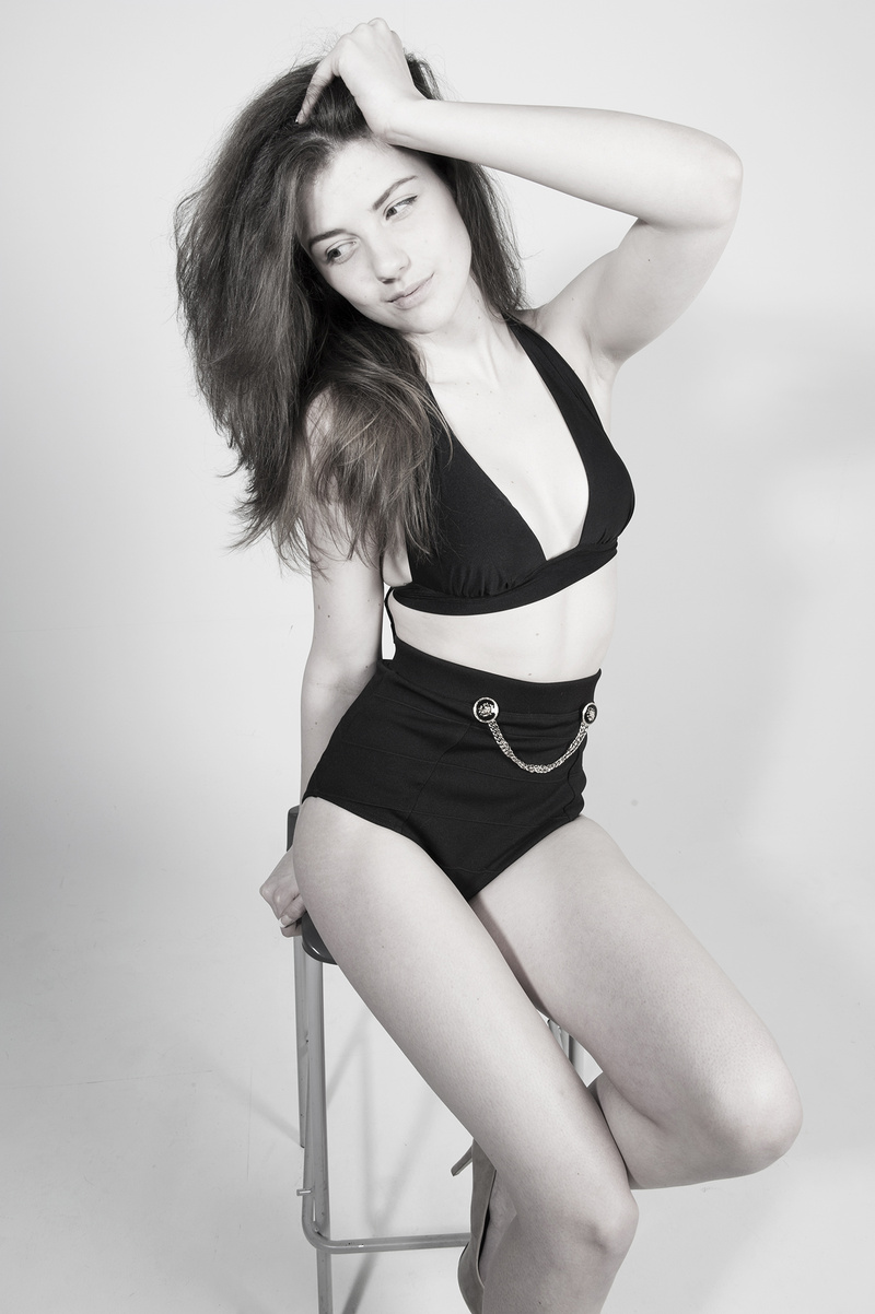 Female model photo shoot of Alexa Day