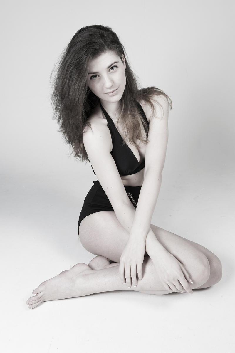 Female model photo shoot of Alexa Day