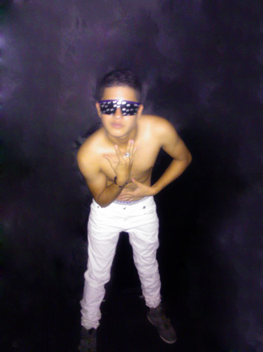 Male model photo shoot of Erick Gamboa  in ecuador