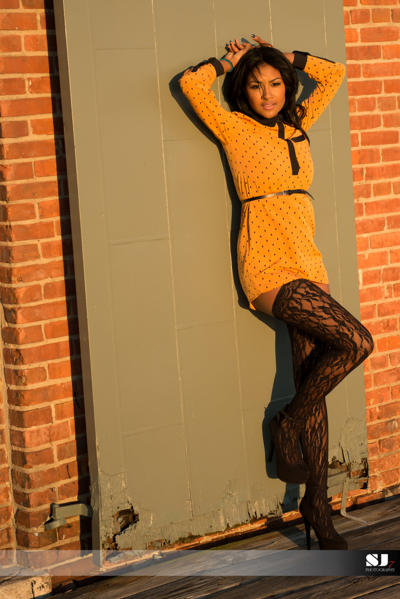 Female model photo shoot of SundaeRenee in Baltimore
