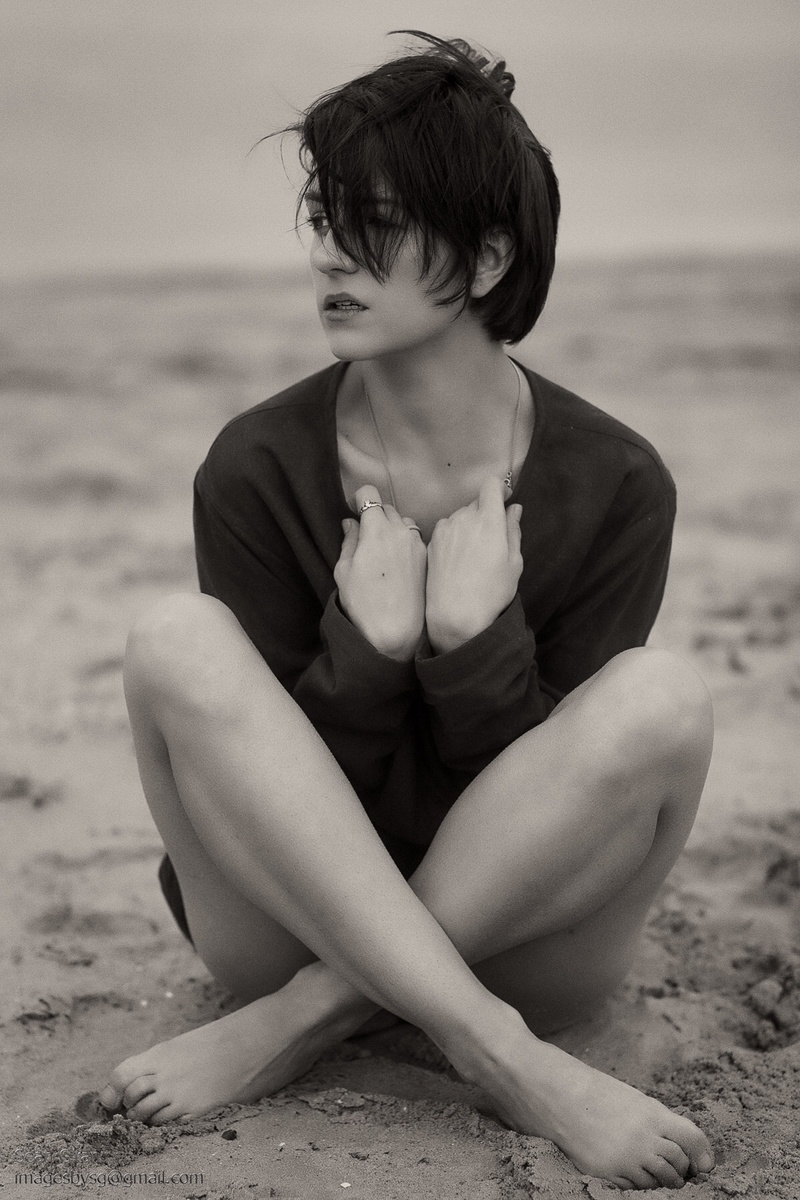 Female model photo shoot of Amy H Jay