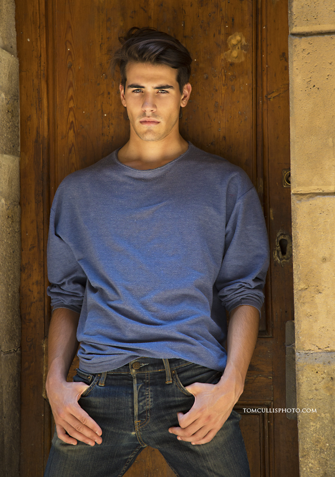 Male model photo shoot of Gil Jolis