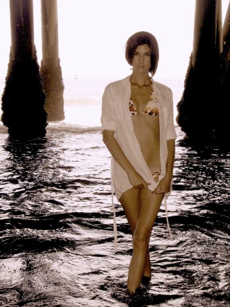 Female model photo shoot of Cyn Posner in Venice Beach