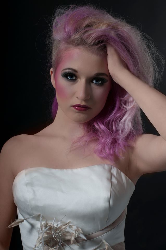 Female model photo shoot of PinkGirl95