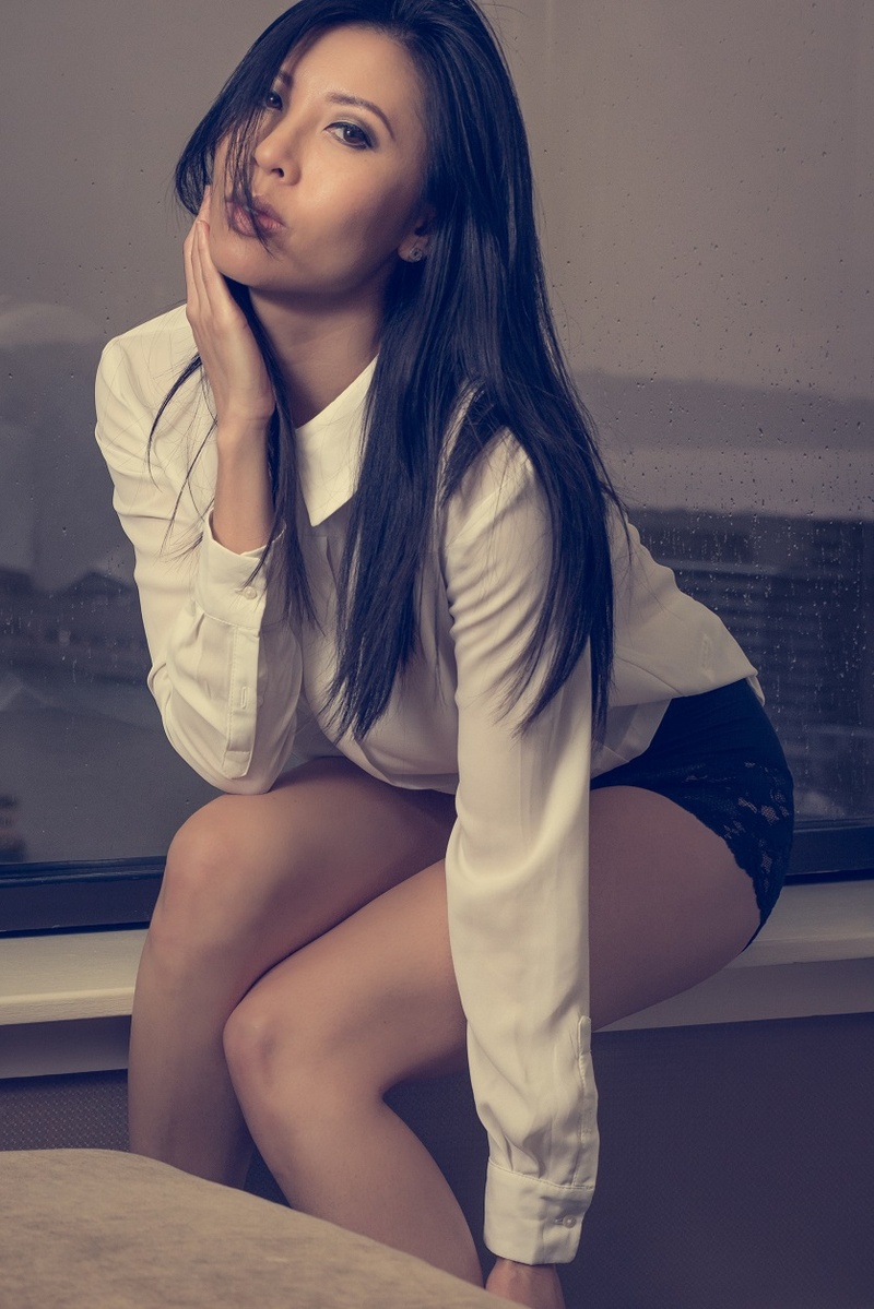 Female model photo shoot of Mia Truong by greg js