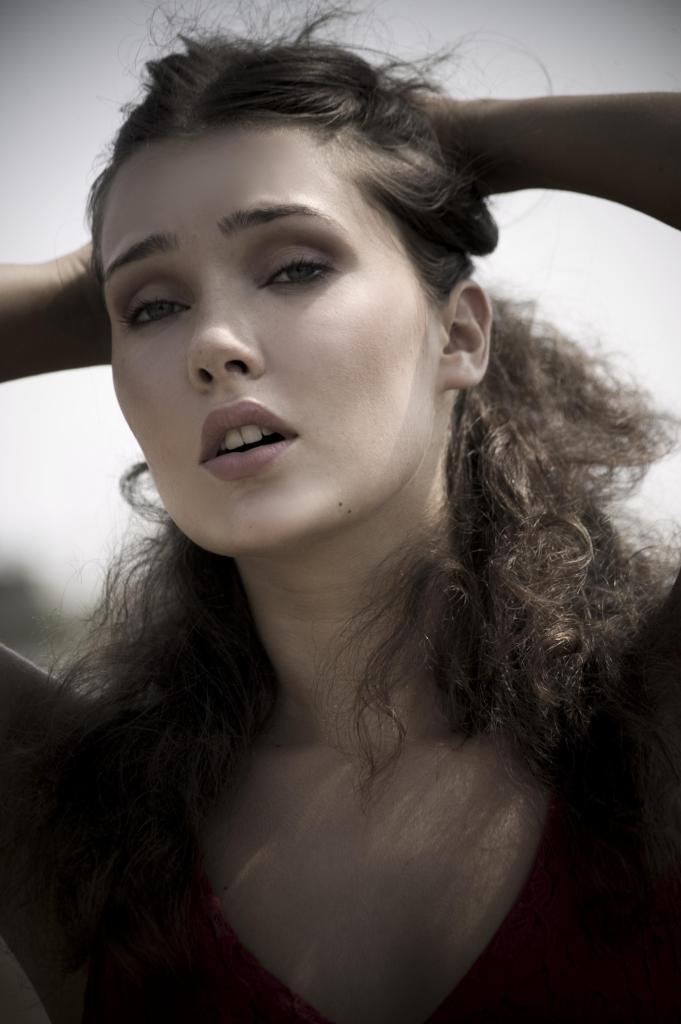 Female model photo shoot of Julia Smith
