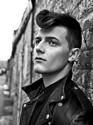 Male model photo shoot of Jonathan Bosworth