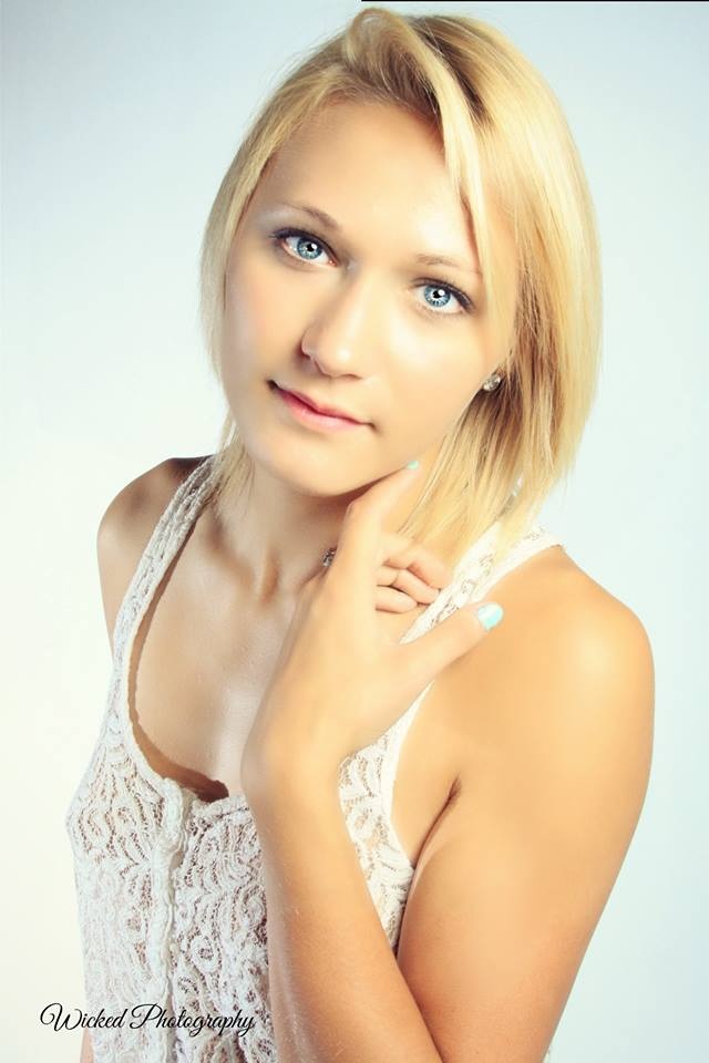 Female model photo shoot of Tarragrace by Wicked Photography LLC
