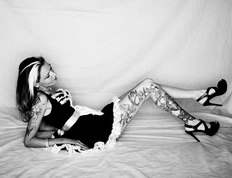 Female model photo shoot of ShawnaPreston by James Hurt