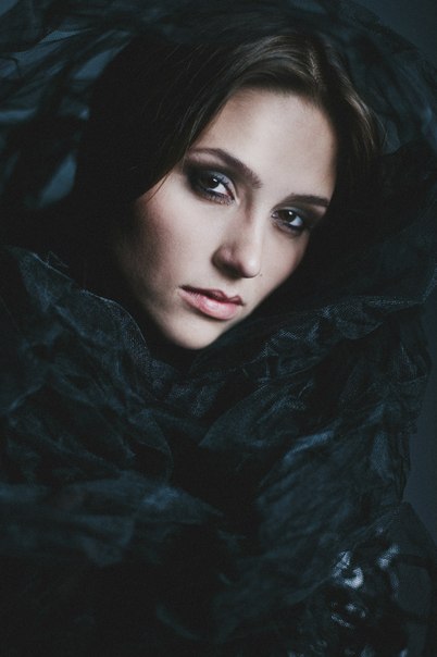 Female model photo shoot of RomanPetrov