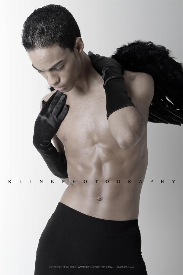Male model photo shoot of Randy Alvarez