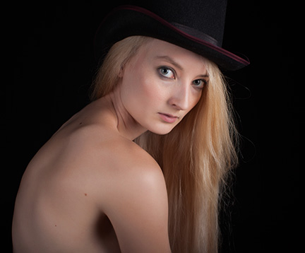 Female model photo shoot of Bianca Caito