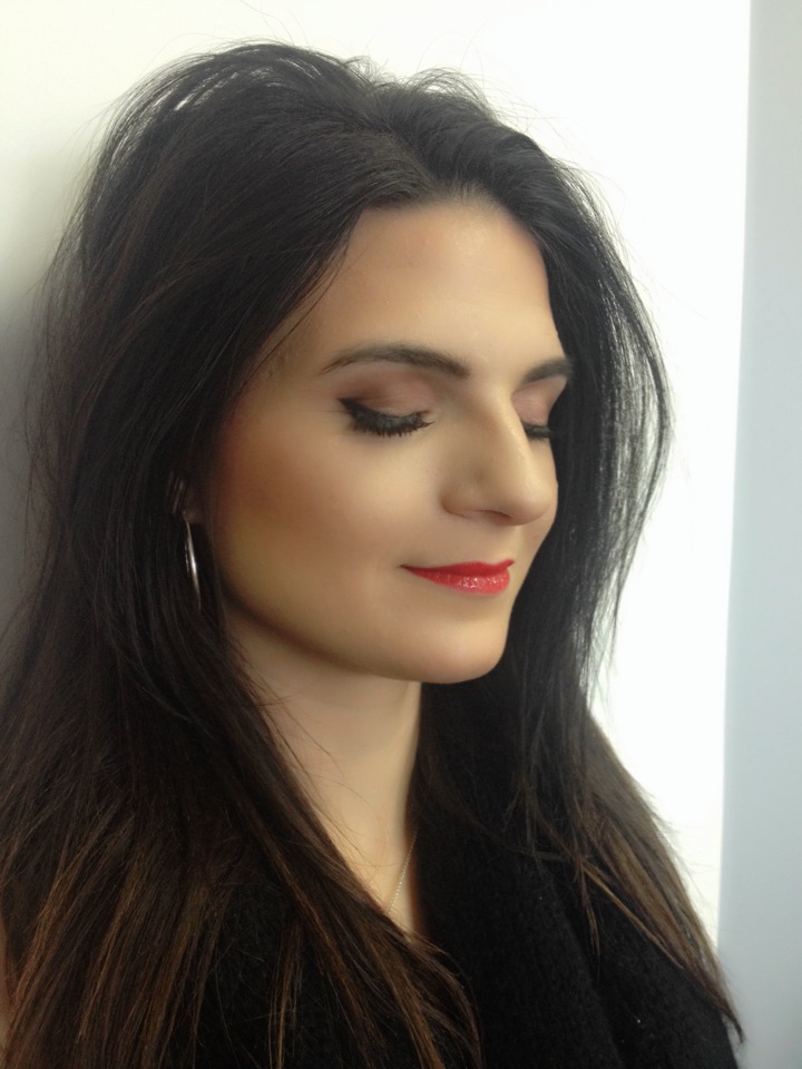 Female model photo shoot of makeupcassandra