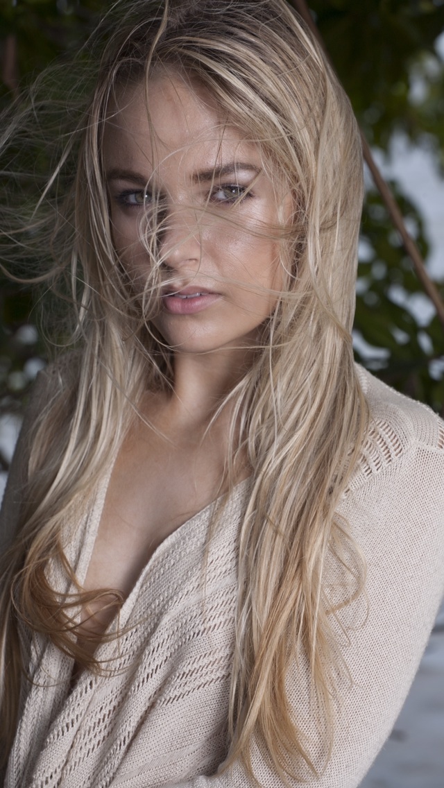 Female model photo shoot of LauraLeah