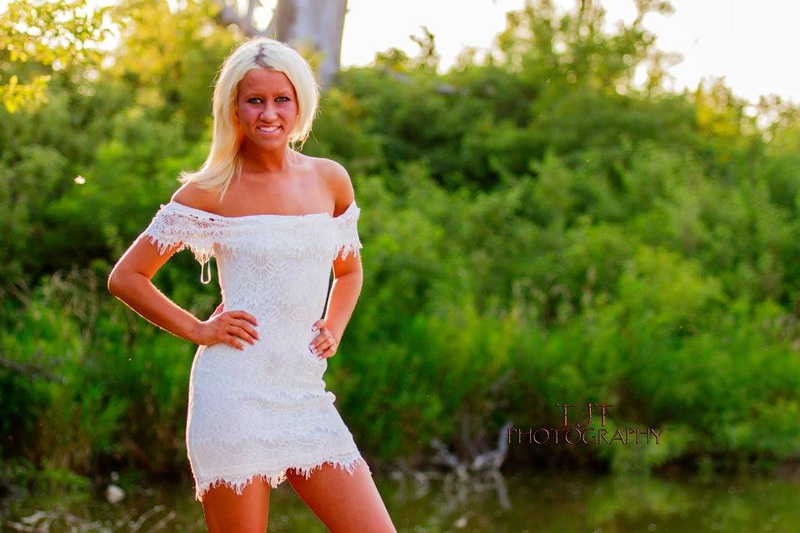 Female model photo shoot of SamanthaDrake in Council Bluffs, IA