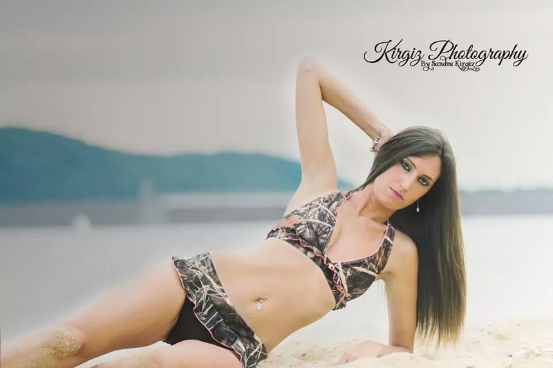 Female model photo shoot of Buzzabiya