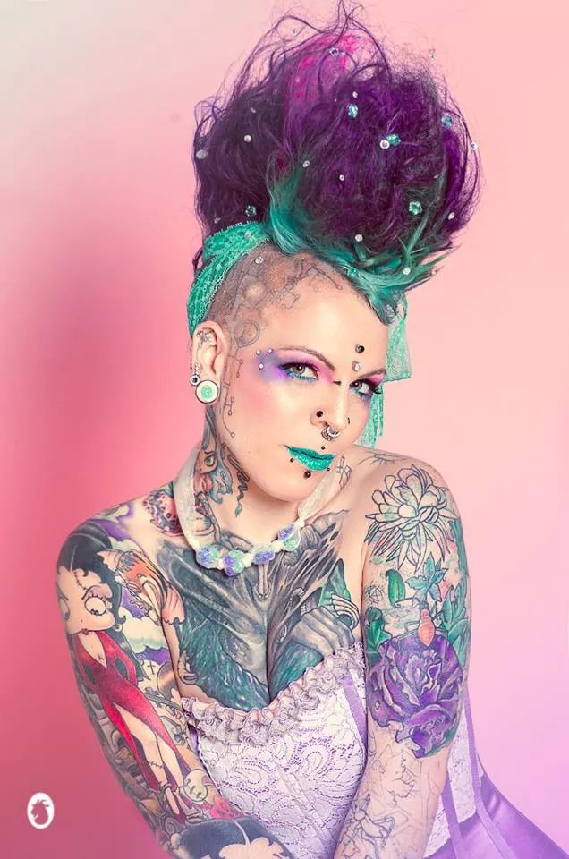 Female model photo shoot of betty ink