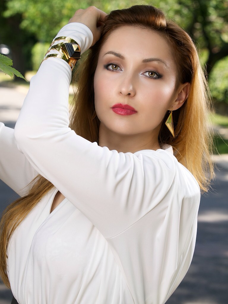 Female model photo shoot of Olga1786 in NYC