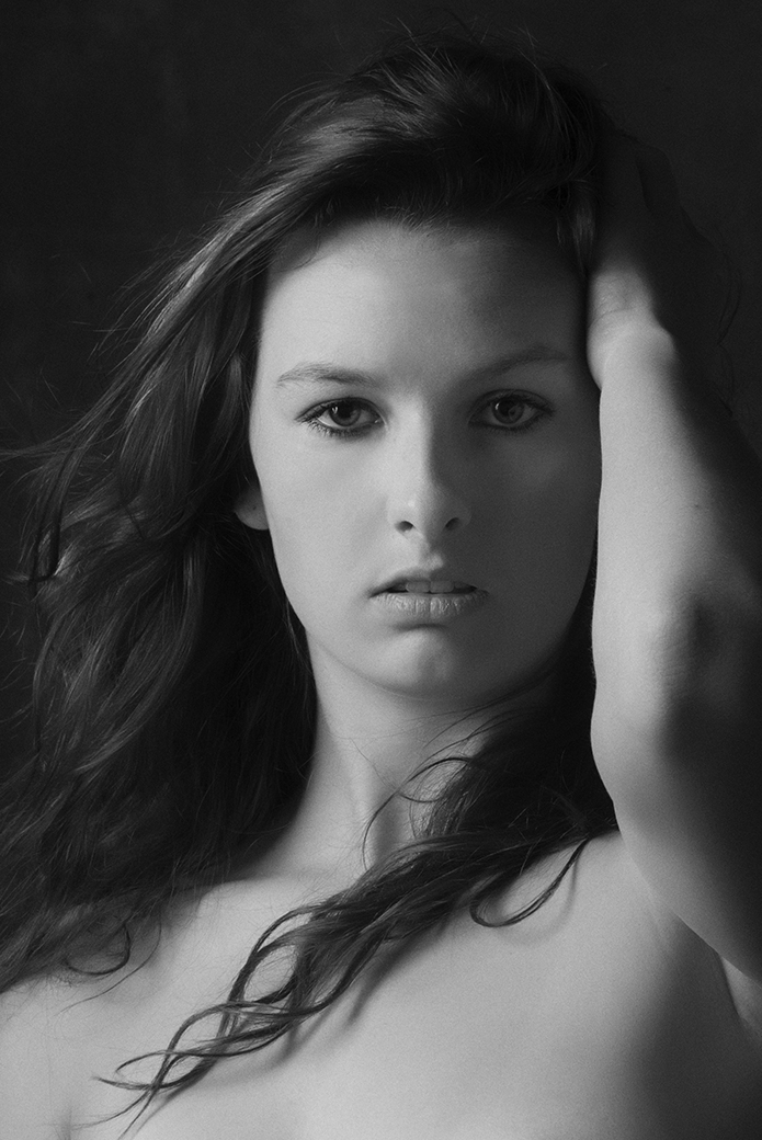 Female model photo shoot of Natalie Thomas 