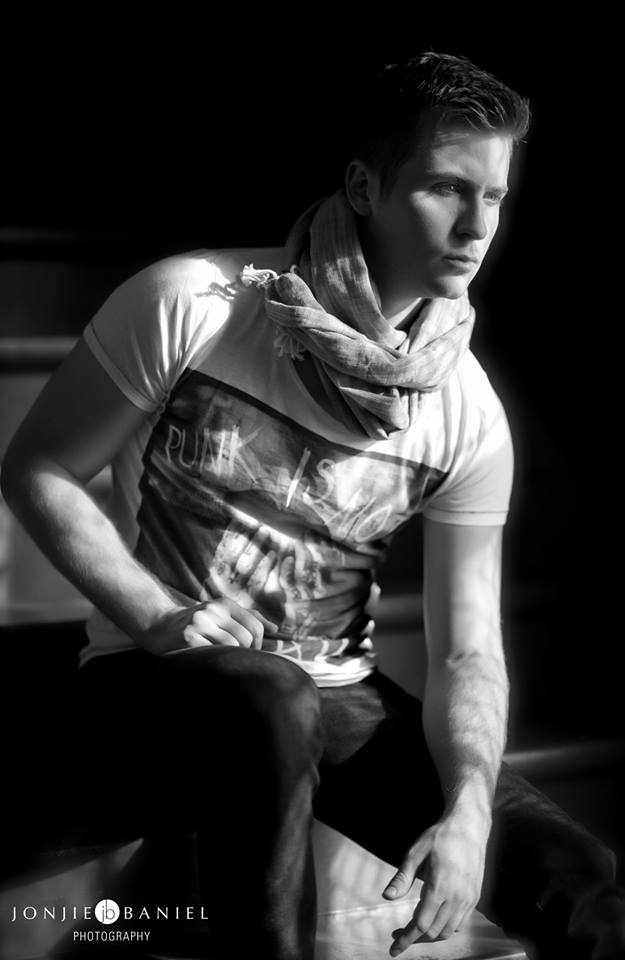 Male model photo shoot of Chris Frederick