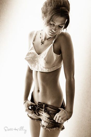 Female model photo shoot of Michalah Caughey