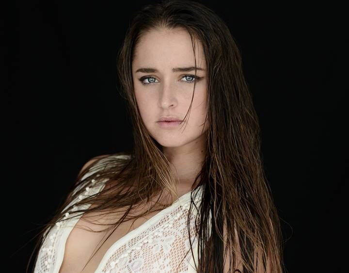 Female model photo shoot of Morgan Peet