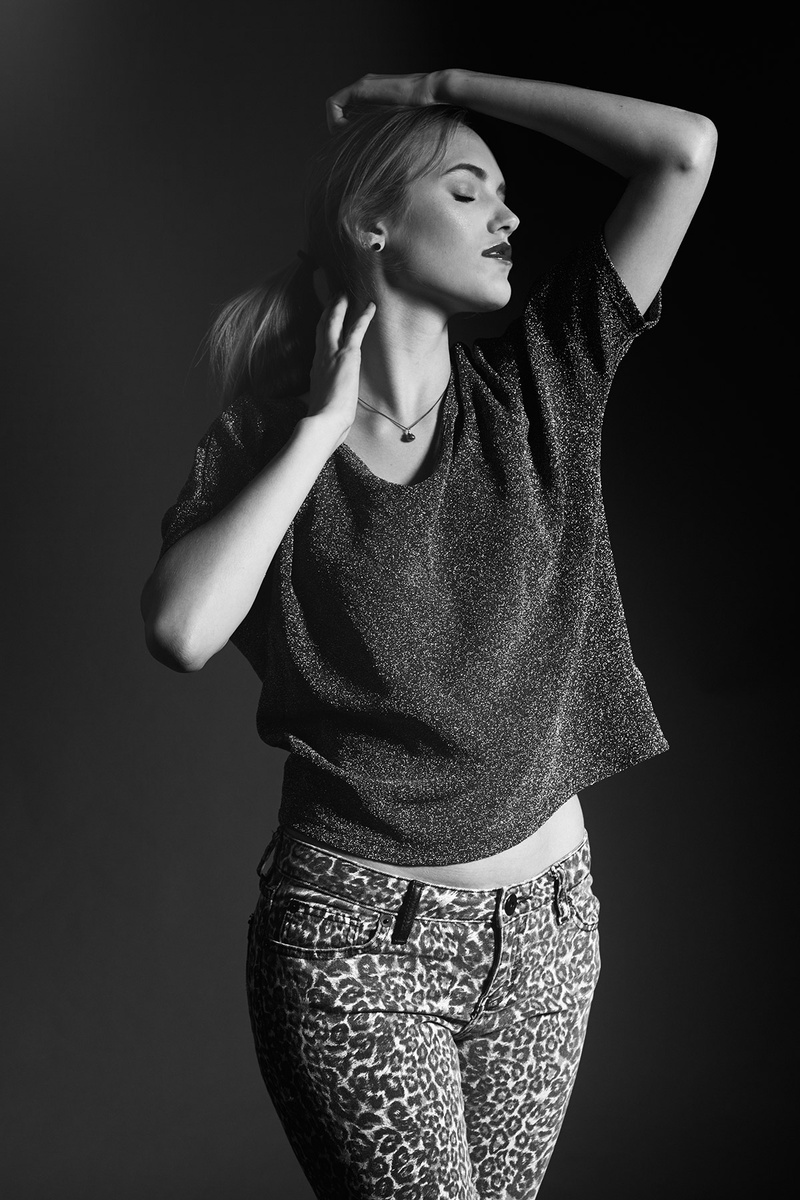 Female model photo shoot of Leola Lauren by John Ng