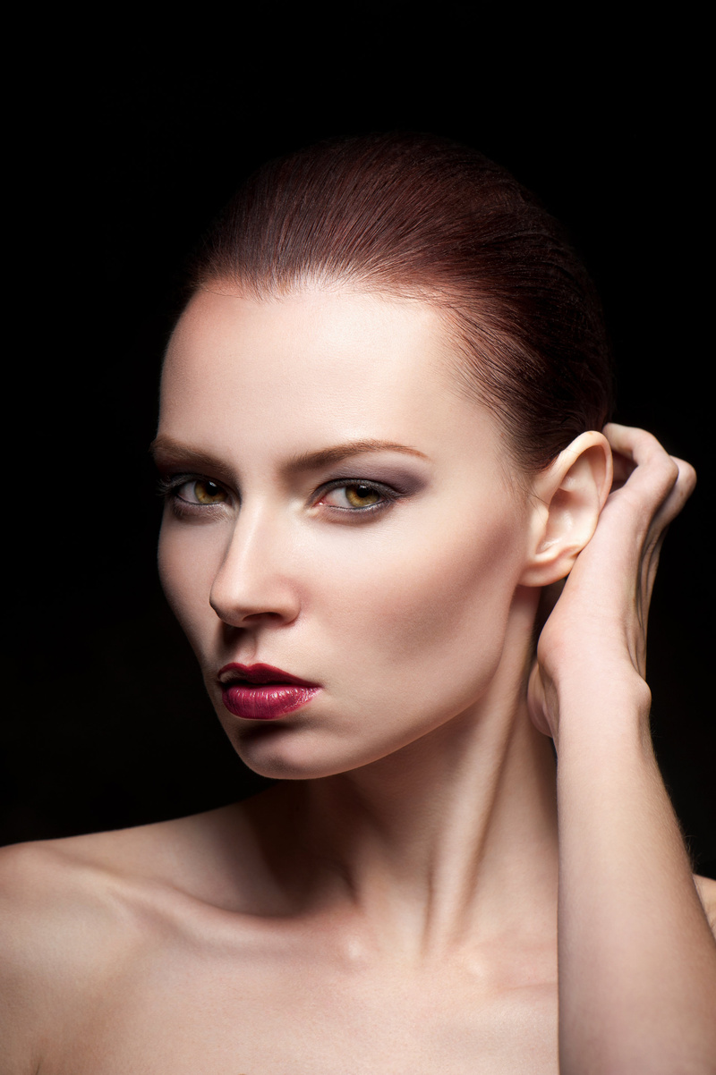 Female model photo shoot of makeupbynac