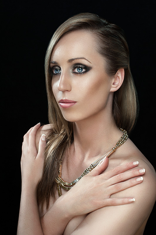 Female model photo shoot of Charlotte Leane Vittles