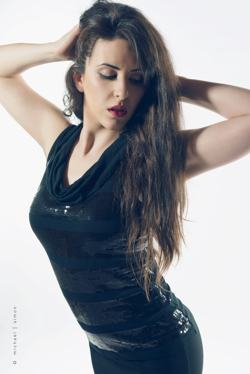 Female model photo shoot of Xtenia