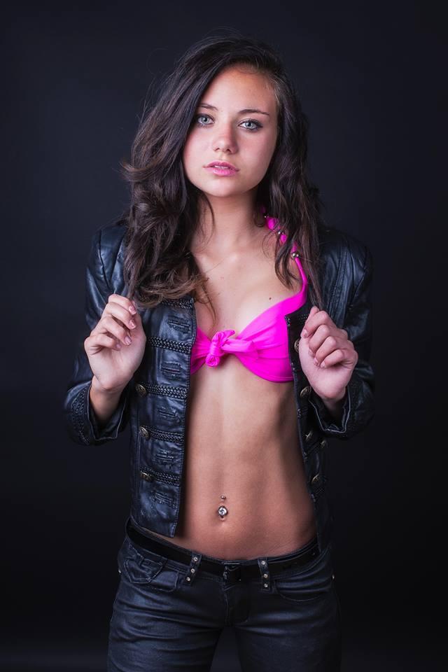 Female model photo shoot of MadisonMarseille