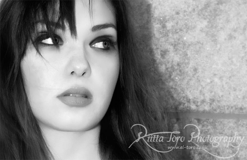 Female model photo shoot of Janna Tee