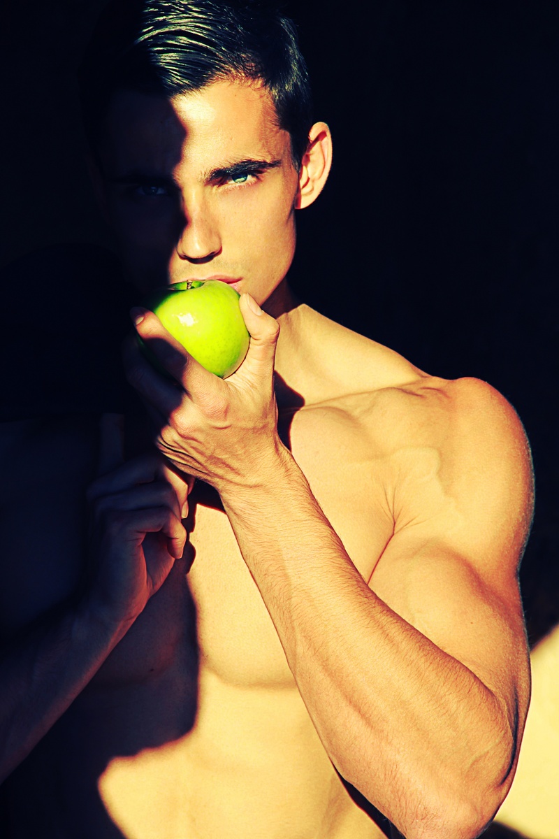 Male model photo shoot of Guillermo Perez