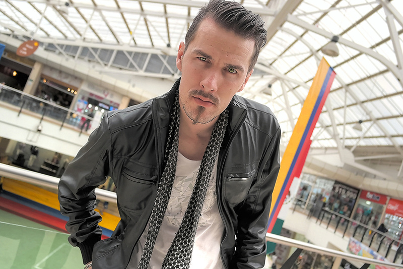 Male model photo shoot of MirkoModel