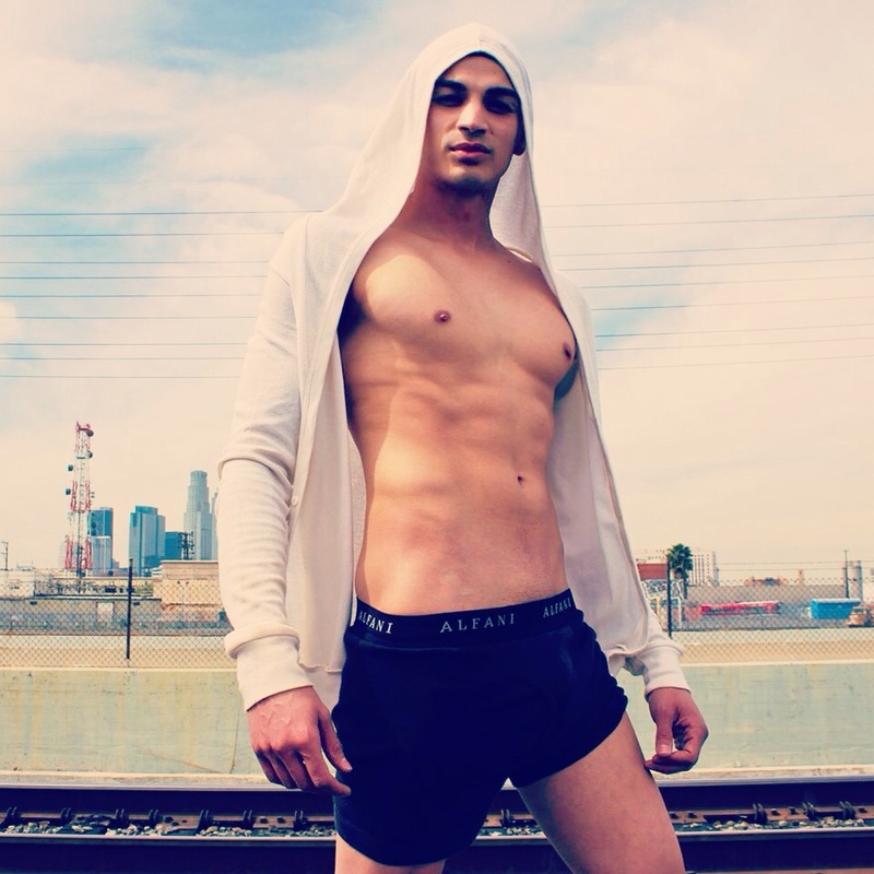 Male model photo shoot of Eric Anthony 