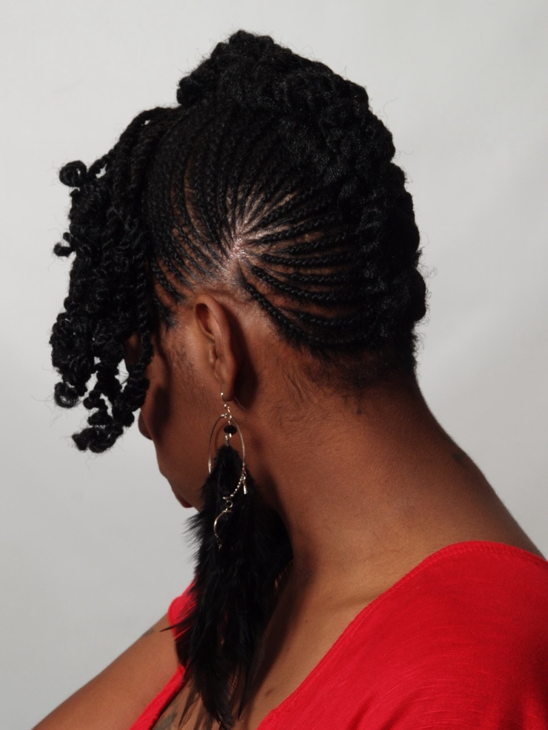 Female model photo shoot of Braids Infinity