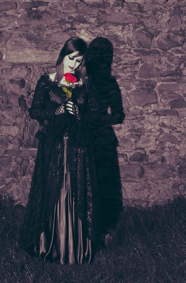 Female model photo shoot of wendi rose