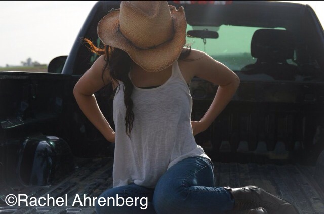Female model photo shoot of Rachel Ahrenberg