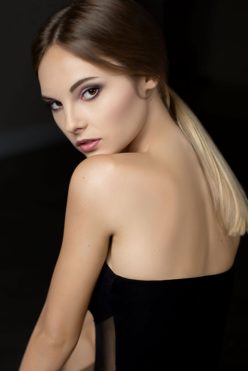 Female model photo shoot of InnaGolovina