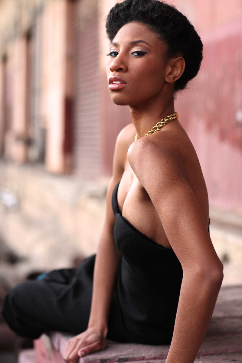 Female model photo shoot of Neema Ro in Baltimore, MD
