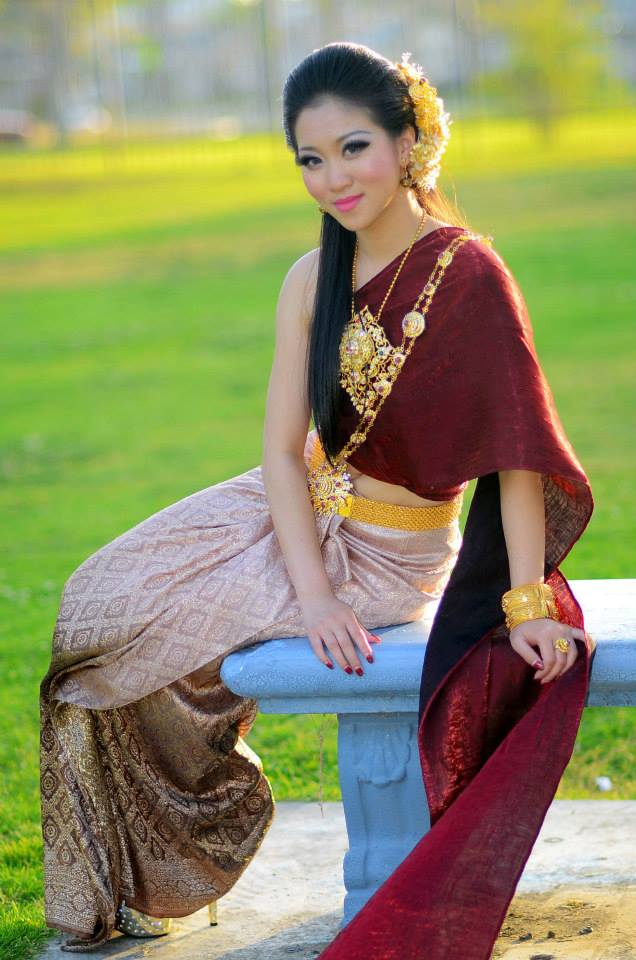 Female model photo shoot of Ruktawan