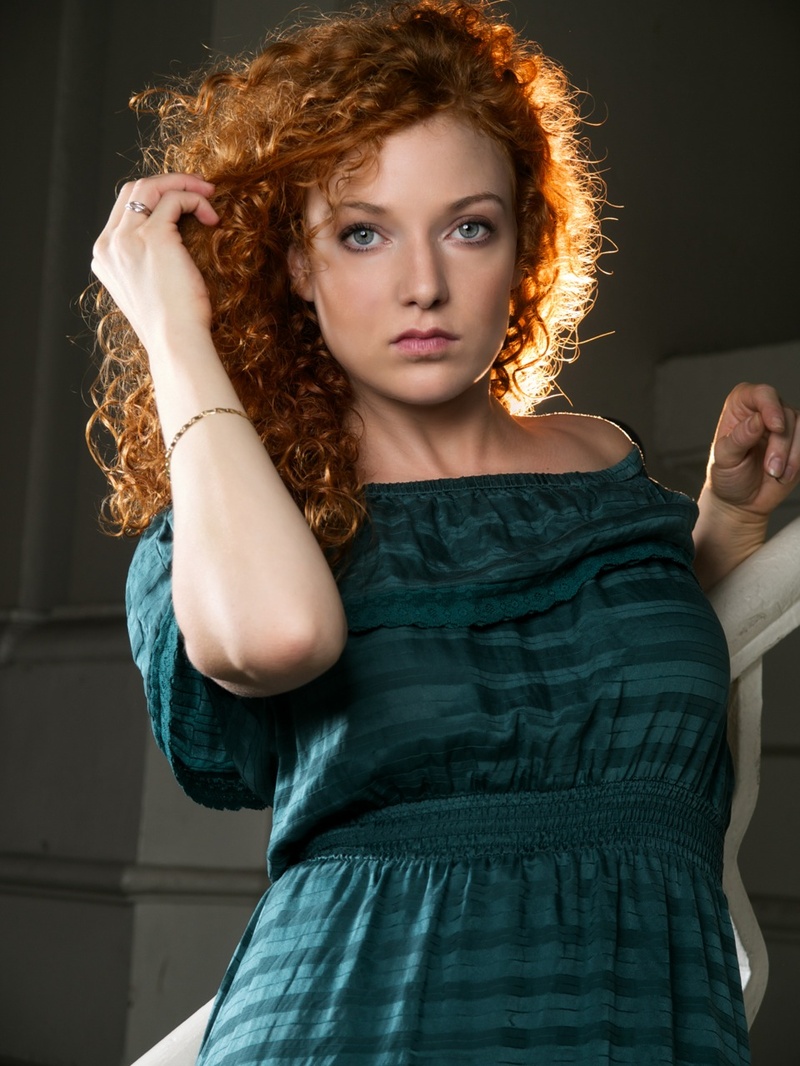 Female model photo shoot of Ivy Ginger