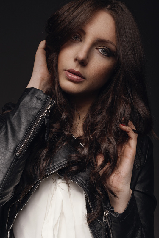 Female model photo shoot of Marina Aleksandrovna