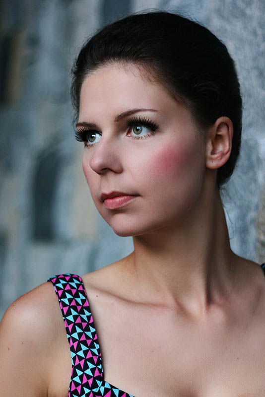 Female model photo shoot of Jana Isachova