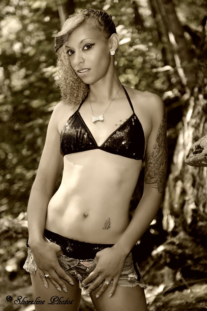 Female model photo shoot of Deanna Rodda by Shoreline Photos