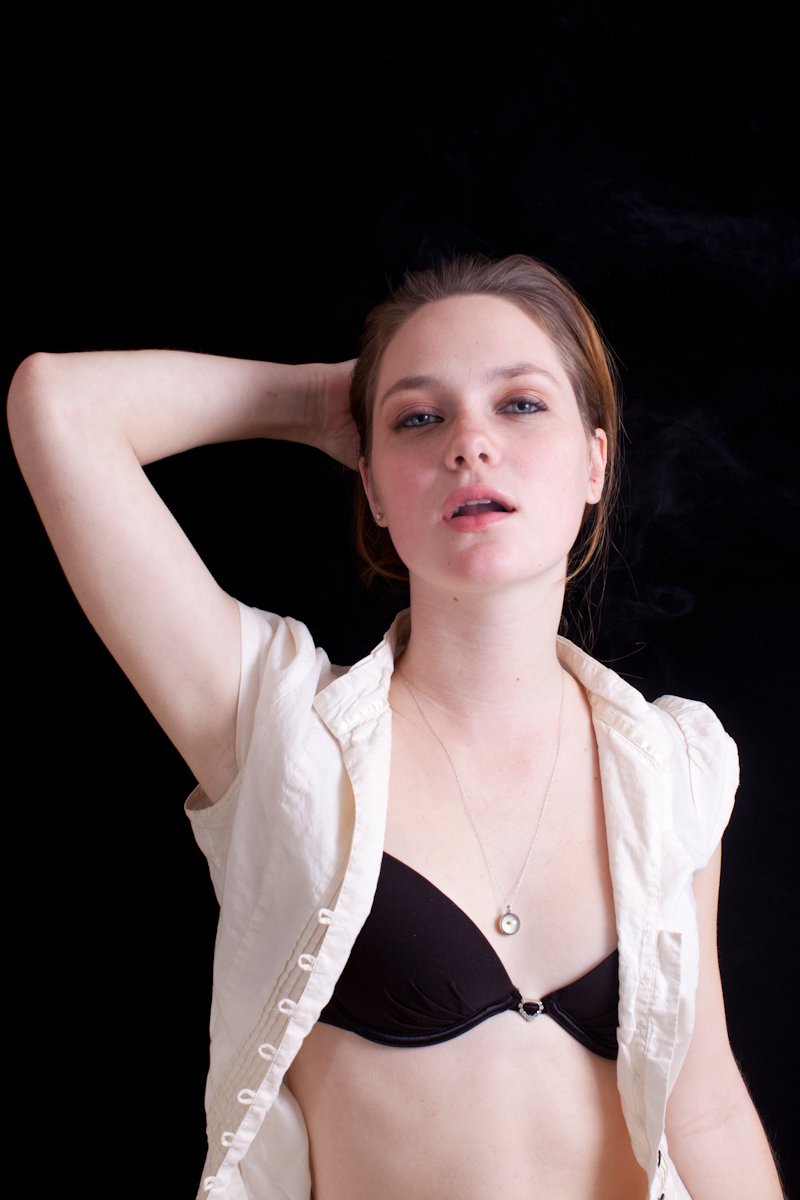 Female model photo shoot of Natalie Currie