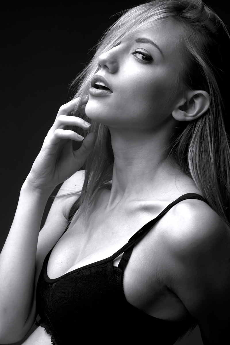 Female model photo shoot of Katie Eaton