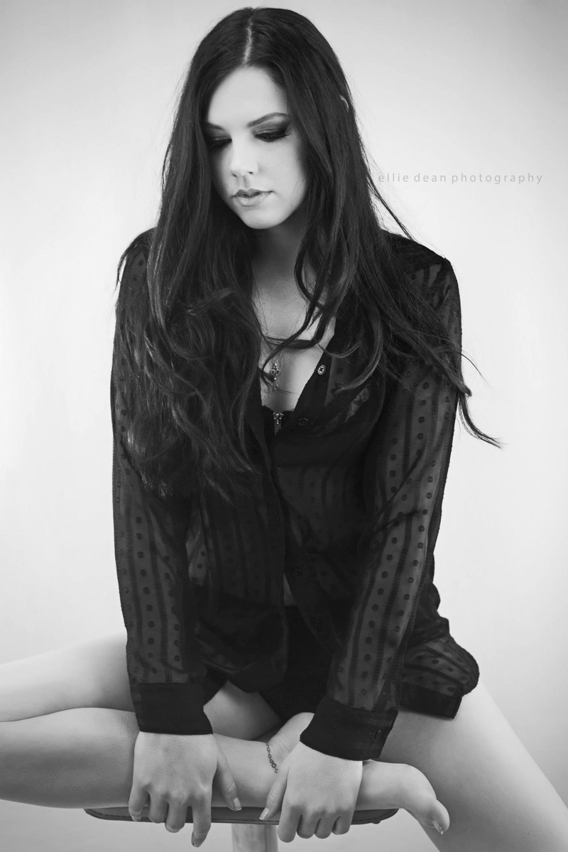 Female model photo shoot of Erin91