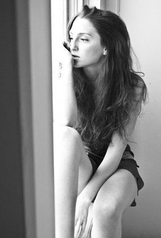 Female model photo shoot of Tati Baramia