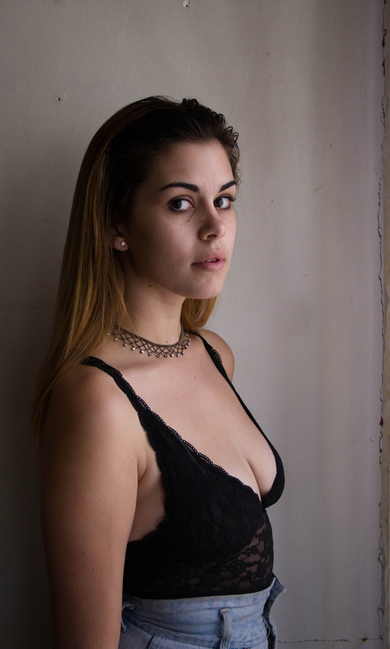 Female model photo shoot of Vavi 